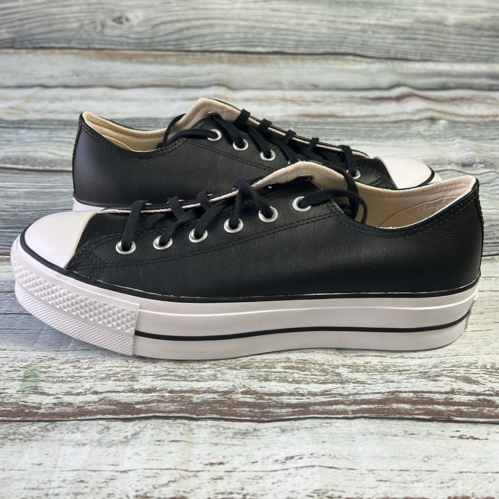 CONVERSE Black & White Platform Sneakers Women's  Size 10 - Picture 6 of 10
